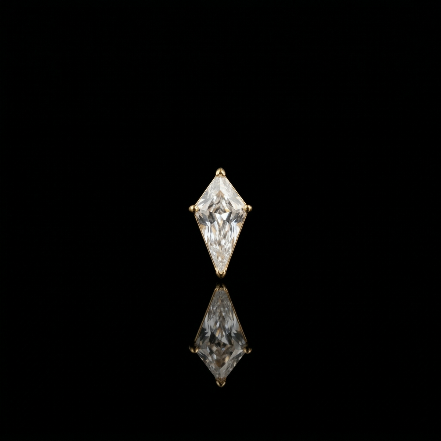 Zephyr Air5 flat-back earring in gold - black mirror reflection